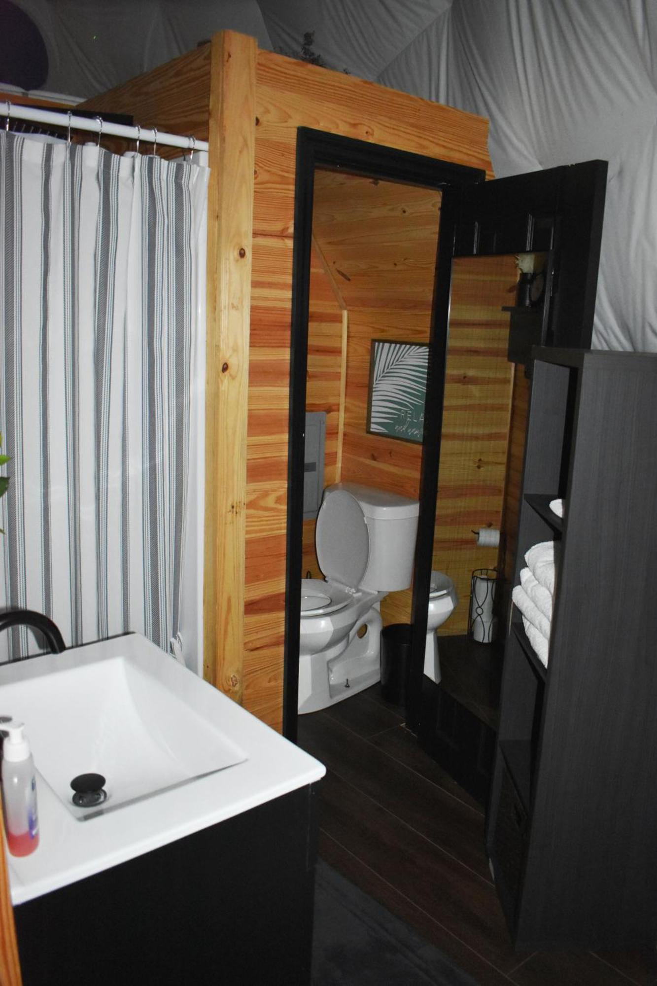 Hotel Waterfront Luxury Glamping Dome à Rogersville Extérieur photo